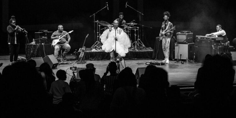 Zoë Modiga and Mandisi Dyantis Are Set To Share A Stage For The First Time