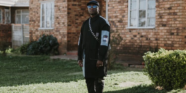 Elasto Apparel's Fashion Maestro: The Styling Sensations of Wardrobe Stylist Aldridge