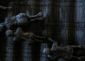 Dialogue Through Art: Cow Mash’s “RE GONA” Exhibition