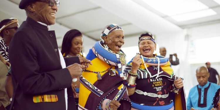 Dr Esther Mahlangu Receives Honorary Math Doctorate
