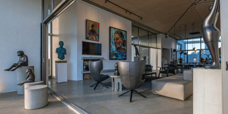 Meet Thirty-Three Solo Artists At Solo Studios This August